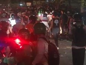 Macet dari Sore hingga Malam, Antrean Kendaraan di Urip Sumoharjo Tembus 3 Km