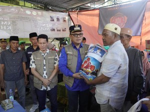 Bupati Empat Lawang Beri Bantuan bagi Korban Kebakaran Desa Lingge