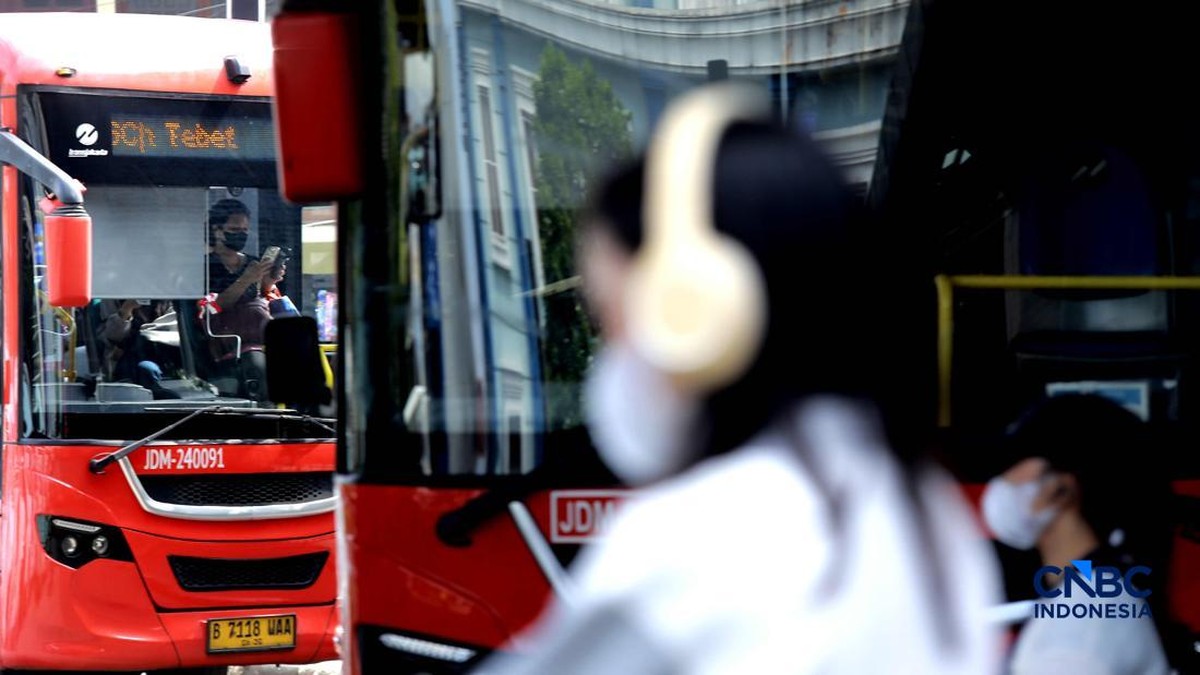 Jangan Lupa! Hari Ini Naik LRT, MRT dan Transjakarta Cuma Rp1