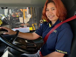 Kartini di Balik Kemudi: Kisah Pengemudi Bus Indonesia di Australia