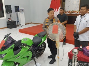 Residivis di Blitar Bobol 3 Sekolah Pakai Ninja, Laptop-Proyektor Digasak