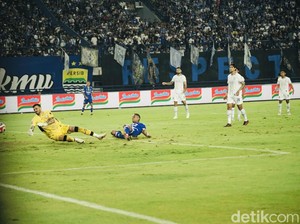 Head to Head Persib Vs Arema: Singo Edan Sulit Tekuk Maung Bandung