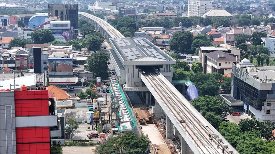 Pembangunan Light Rail Transit (LRT) Jakarta Fase 1B Velodrome-Manggarai.