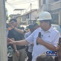 Menteri Perumahan dan Kawasan Permukiman (PKP) Maruarar Sirait saat meninjau renovasi rumah, di Jakarta, Jumat (24/4/2026). (CNBC Indonesia/Chandra Dwi Pranata)