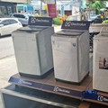 Pedagang barang-barang elektronik di Glodok, Jumat (24/4/2026). (CNBC Indonesia/Chandra Dwi Pranata)
