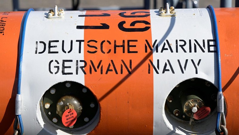 Sebuah drone bawah air di pangkalan Angkatan Laut Jerman, sebagai bagian dari Bundesmarine, mempresentasikan kemampuan dan aplikasi penanggulangan ranjau di Kiel, Jerman, 23 April 2026.