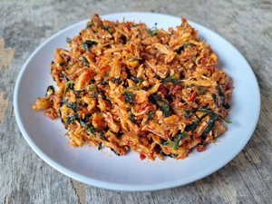 Resep Tongkol Suwir Pedas Kemangi: Lauk Praktis Teman Nasi Hangat