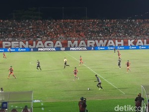 Tampil Dominan, Borneo FC Unggul 2-0 atas Semen Padang di Babak Pertama