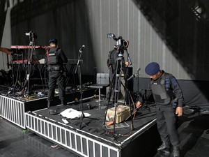 Brimob Polda Metro Sterilisasi Indonesia Arena Jelang Konser Pulse On Jakarta