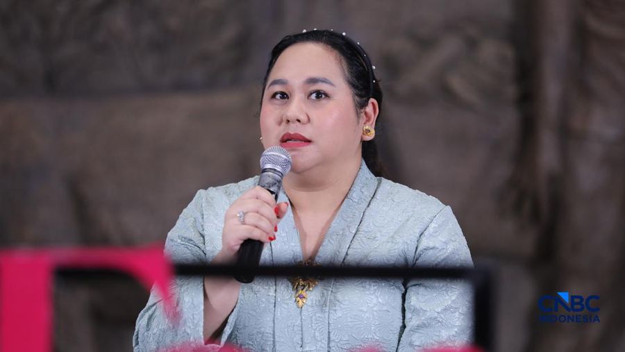 Direktur Utama PT Sarinah Raisha Syarfuan, memberikan pemaparan dalam acara Top Women Fest 2026.