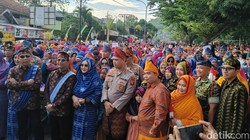 Pawai Rimpu 2026 Diikuti 86 Ribu Peserta, Bima Didorong Jadi Kota Kreatif