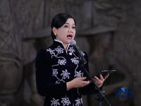 Ketua Dewan Komisioner Otoritas Jasa Keuangan (OJK), Friderica Widyasari menyampaikan keyonote speech dalam acara Top Women Fest 2026 di Sarinah, Jakarta, Sabtu (25/4/2026). (CNBC Indonesia/Tri Susilo)