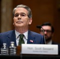 Menteri Keuangan AS Scott Bessent menghadiri sidang Subkomite Alokasi Anggaran Senat untuk Layanan Keuangan dan Pemerintahan Umum mengenai permintaan anggaran Presiden Trump untuk tahun fiskal 2027 di Capitol Hill di Washington, D.C., AS, 22 April 20