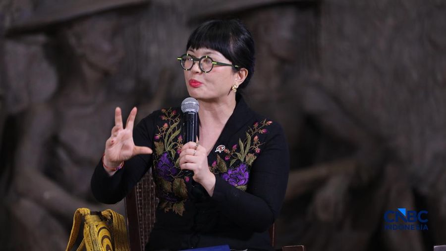 Wakil Menteri Pendidikan Tinggi, Sains dan Teknologi Stella Christie, memberikan pemaparan dalam acara Top Women Fest 2026. Mengusung tema "A Celebration of Powerful Women: Strong Women, Strong Economy" di Area Relief Sarinah, Jakarta, Sabtu (25/4/20