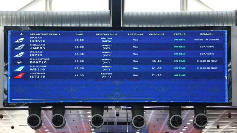 Bandara Internasional Imam Khomeini di Teheran mulai kembali melayani sejumlah penerbangan internasional pada Sabtu (24/4/2026). (via REUTERS/Majid Asgaripour)