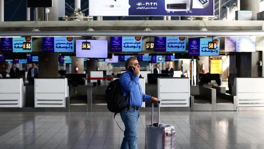 Bandara Internasional Imam Khomeini di Teheran mulai kembali melayani sejumlah penerbangan internasional pada Sabtu (24/4/2026). (via REUTERS/Majid Asgaripour)