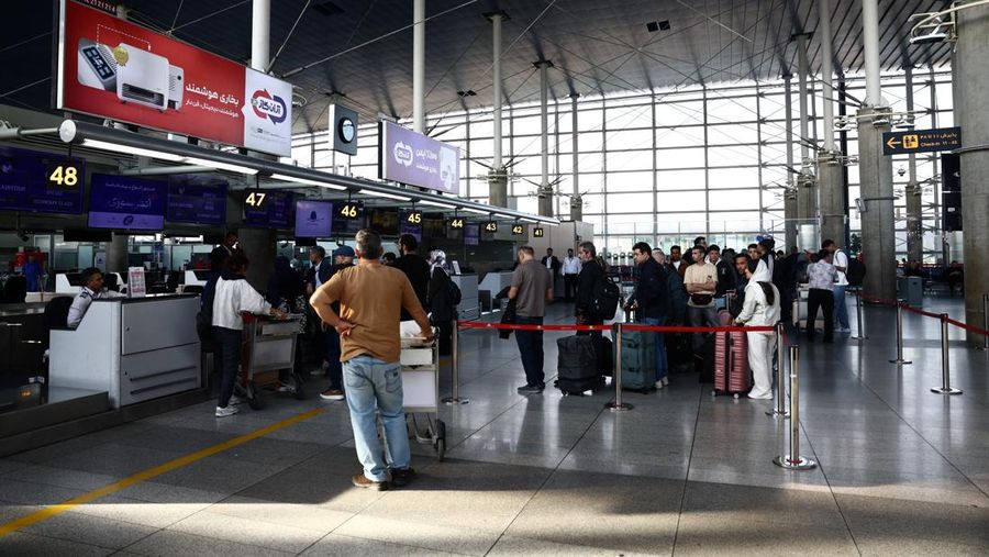 Bandara Internasional Imam Khomeini di Teheran mulai kembali melayani sejumlah penerbangan internasional pada Sabtu (24/4/2026). (via REUTERS/Majid Asgaripour)