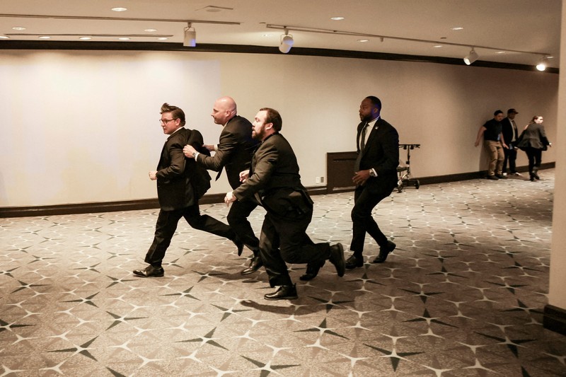 Seorang agen Secret Service Amerika Serikat (AS) dilaporkan tertembak di acara White House Correspondents' Dinner pada Sabtu (26/4/2026) malam. (REUTERS/Elizabeth Frantz)