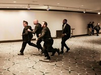 Seorang agen Secret Service Amerika Serikat (AS) dilaporkan tertembak di acara White House Correspondents' Dinner pada Sabtu (26/4/2026) malam. (REUTERS/Elizabeth Frantz)