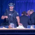 Seorang agen Secret Service Amerika Serikat (AS) dilaporkan tertembak di acara White House Correspondents' Dinner pada Sabtu (25/4/2026) malam. (REUTERS/Bo Erickson)