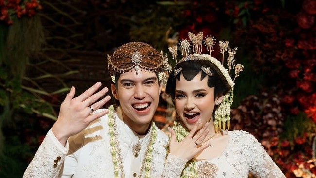 El Rumi dan Syifa Hadju Resmi Menikah dengan Pakaian Adat Jawa di Jakarta