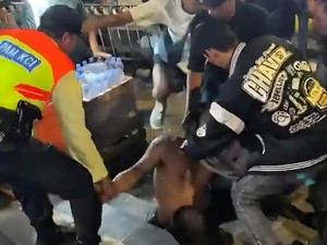 Video: Viral Diduga Preman Dikeroyok Warga di Stasiun Bogor, Polisi Selidiki