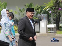 Foto: Jumhur Hidayat di Istana Negara, Jakarta, Senin (27/4/2026). (CNBC Indonesia/Muhammad Sabki)