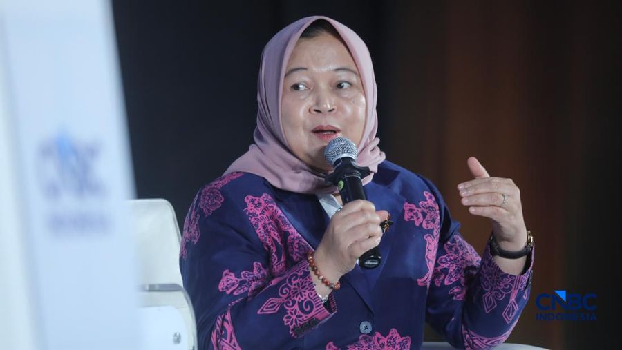 Deputi Bidang Koordinasi Ketenagakerjaan dan Kemanan Pangan, Nani Hendiarti memberi pemaparan dalam acara CNBC Indonesia Food Summit 2026, di Menara Bank Mega, Jakarta, Senin, 27/4. (CNBC Indonesia/Tri Susilo)