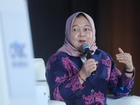 Deputi Bidang Koordinasi Ketenagakerjaan dan Kemanan Pangan, Nani Hendiarti memberi pemaparan dalam acara CNBC Indonesia Food Summit 2026, di Menara Bank Mega, Jakarta, Senin, 27/4. (CNBC Indonesia/Tri Susilo)
