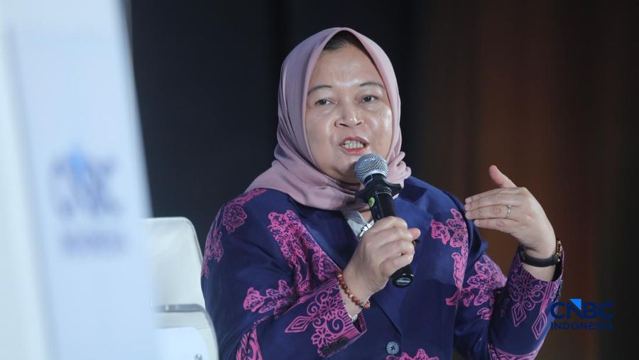 Deputi Bidang Koordinasi Ketenagakerjaan dan Kemanan Pangan, Nani Hendiarti memberi pemaparan dalam acara CNBC Indonesia Food Summit 2026, di Menara Bank Mega, Jakarta, Senin, 27/4. (CNBC Indonesia/Tri Susilo)