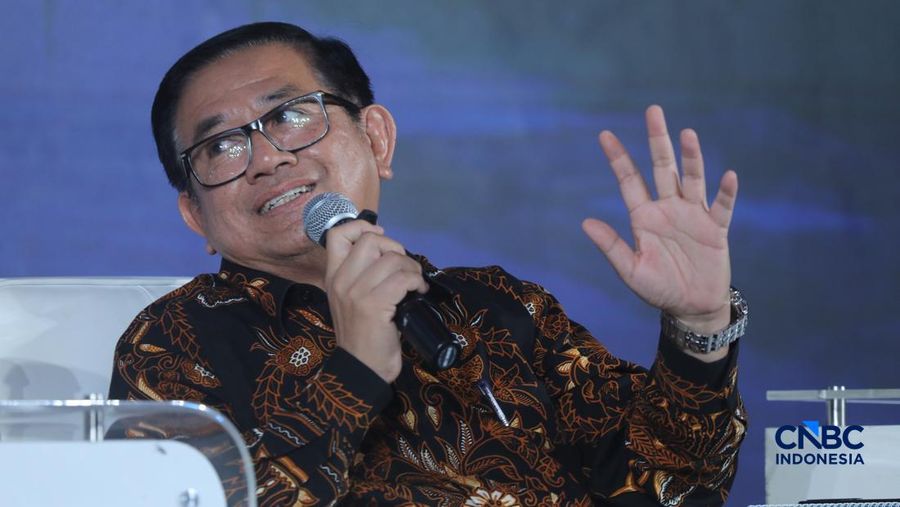 Direktur Operasi PT Pupuk Indonesia (Persero), Dwi Satriyo Annurogo dalam acara CNBC Indonesia Food Summit 2026, di Menara Bank Mega, Jakarta, Senin, 27/4. (CNBC Indonesia/Tri Susilo)