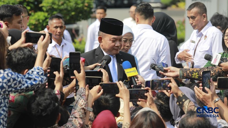 Dudung Abdurachman tiba di Istana Negara, Jakarta, Senin (27/4/2026). (CNBC Indonesia/Muhammad Sabki)