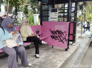 Baru 2 Hari Dicat Warga, Halte Veteran Malang Kena Vandalisme Lagi
