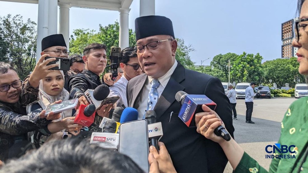 Dulu Lawan Rezim, Kini Jaga Bumi: Jumhur Hidayat Menteri!