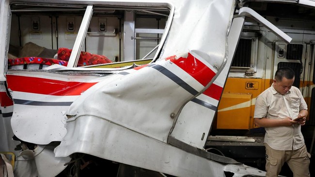 Imbas Tabrakan Kereta, Layanan KRL Hanya Sampai Stasiun Bekasi