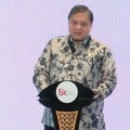 Menko Perekonomian Airlangga Hartarto dalam acara Peresmian Program Investasi Terencana dan Berkala (PINTAR) Reksa Dana. (YouTube/OJK)