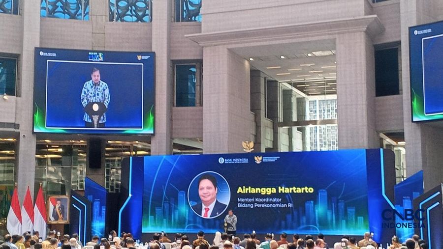 Menko Perekonomian, Airlangga Hartarto dalam diskusi Percepatan Intermediasi Indonesia (PINISI) di Grha Bhasvara Icchana, kantor pusat BI, Jakarta Pusat. (CNBC Indonesia/Robertus)