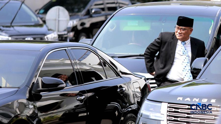 Menteri Lingkungan Hidup (LH) sisa masa jabatan 2024-2029 di Istana Negara, Jumhur Hidayat. (CNBC Indonesia/Muhammad Sabki)