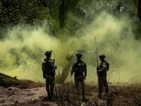 Pasukan AS dan Filipina menggelar latihan militer gabungan tahunan di Pantai Long Point, Brgy. Aporawan, Aborlan, Palawan, Filipina, 27 April 2026. (REUTERS/Eloisa Lopez)