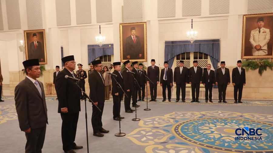 Pelantikan Pejabat Negara/Pemerintah oleh Presiden RI, Istana Negara, Jakarta, Senin (27/4/2026). (CNBC Indonesia/Muhammad Sabki)