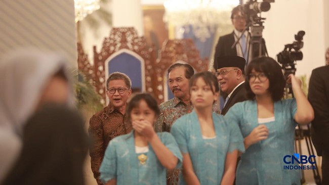 Ngobrol Bareng Seskab Teddy, Rocky Gerung Singgung soal Etika