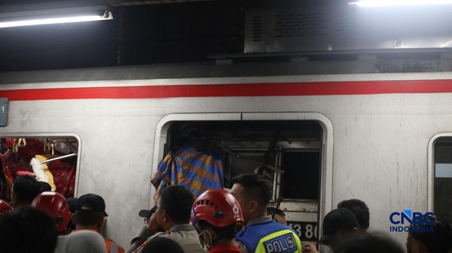Kronologi KA Argo Bromo Anggrek Tabrak KRL di Stasiun Bekasi Timur