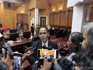 Pelantikan Ketua DPRD Surabaya Tunggu Rekomendasi Gubernur Jatim