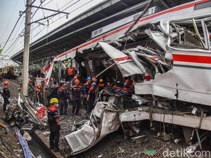KA Argo Bromo Anggrek Tabrak KRL, MTI: Momentum Perbaiki Perlintasan Kereta