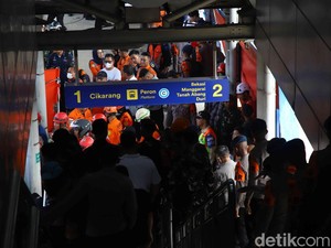 Video: Cerita Heriyati Selamat dari Tabrakan Kereta Bekasi Tepat Saat Turun dari Gerbong Kotak
