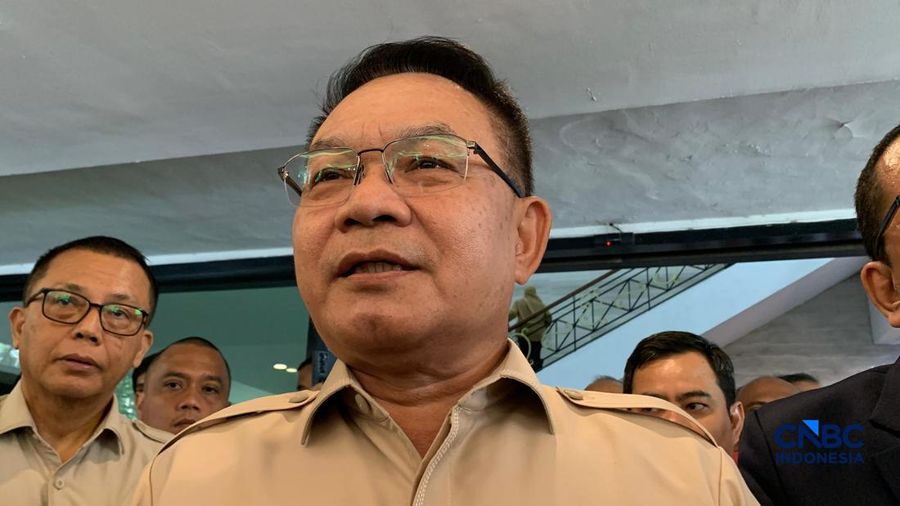 Kantor Staf Kepresidenan (KSP) Dudung Abdurachman, di Gedung Bina Graha, Jakarta, Selasa (28/4/2026). (CNBC Indonesia/Emir Yanwardhana)