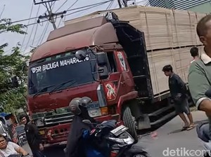 Tak Kuat Nanjak, Truk Mundur Tabrak Pemotor hingga Tewas di Medan