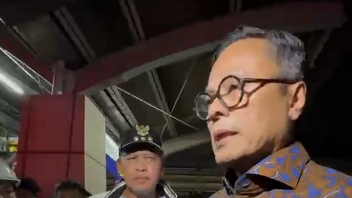 Dony Oskaria Cek Lokasi Tabrakan Kereta Bekasi, Sampaikan Duka dan Maaf