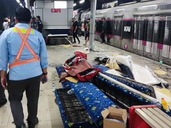 PT KAI mengungkapkan,  dalam masa penyesuaian operasional, perjalanan kereta api masih berpotensi mengalami sedikit keterlambatan.. (KNKT)