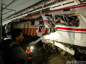 Video: 38 Korban KRL Dievakuasi, Seluruh Penumpang KA Anggrek Selamat
